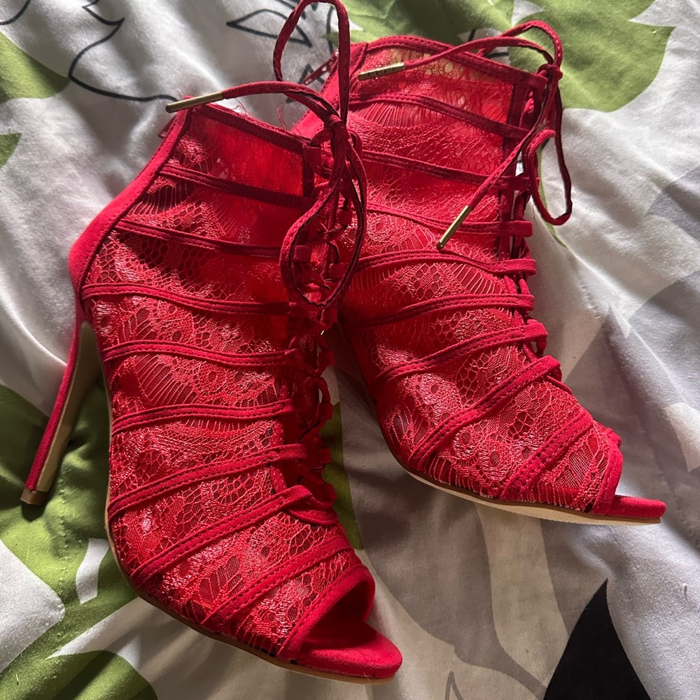 ❌SOLD❌JustFab Red Heels